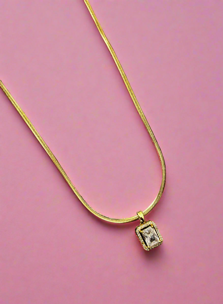 Elegant Gold Anti-Tarnish Pendant